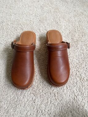 Re/Done Brown Leather Buckle Mule Clogs